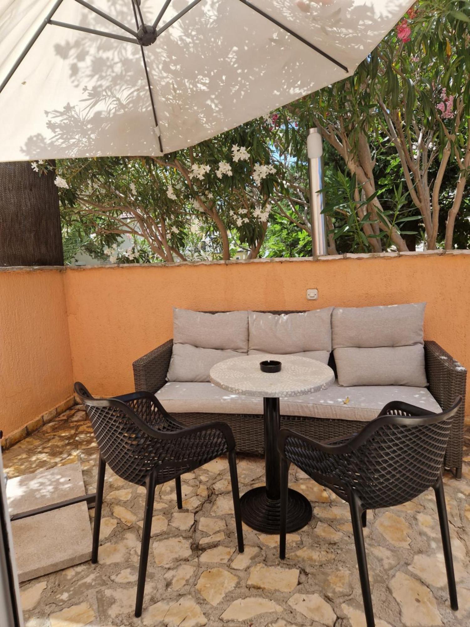 Aurelia Apartments, Vir Luaran gambar